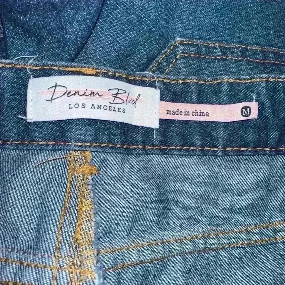 Denim Blvd Bedazzled Destressed Denim Shorts Blue M Size - Picture 8 of 13